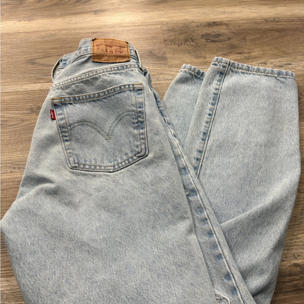 Levi Women’s 501 Straight Leg